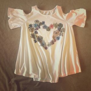 Heart Detail Cold Shoulder Tee